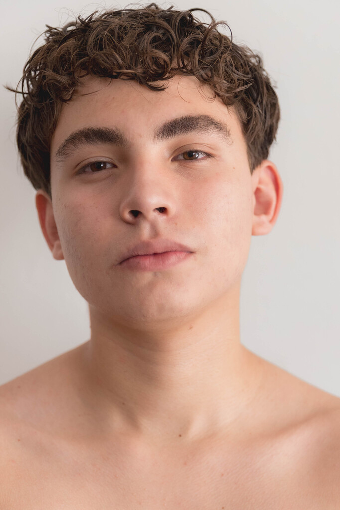 model profile picture